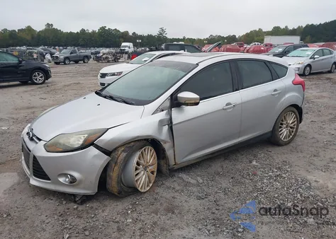 2014 Ford Focus Titanium из США, поврежденный, VIN 1FADP3N23EL402874